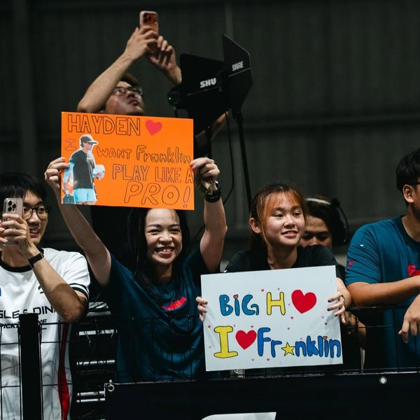 Fans cheering at Franklin Showcase